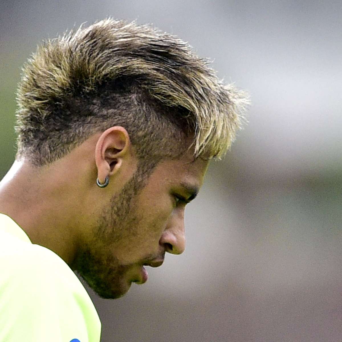 neymar cabelo com spray