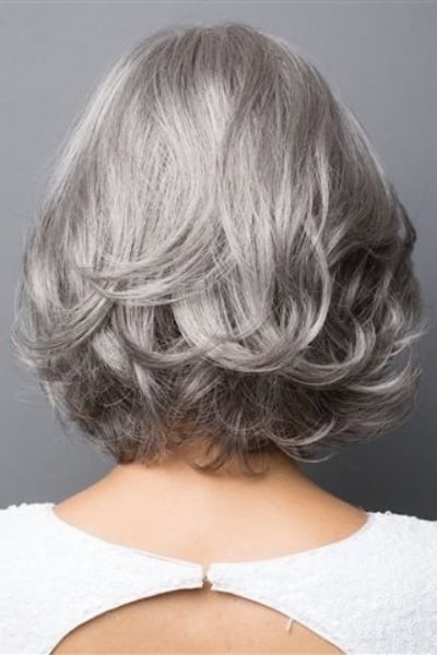 Cortes de cabelo que rejuvenescem: Mitos e Verdades para mulheres 60+