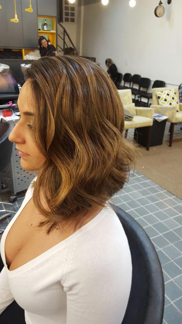 5 ideias de títulos:
1. Corte Navalha: A Técnica Que Transforma Seu Cabelo
2. Desvendando o Corte a Navalha: Benefícios e Estilos
3. Navalha vs. Tesoura: Qual o Melhor Para o Seu Cabelo?
4. Cortes a Navalha: Tendências e Cuidados Essenciais
5. Como Escolher o Corte a Navalha Ideal Para Seu Tipo de Fio