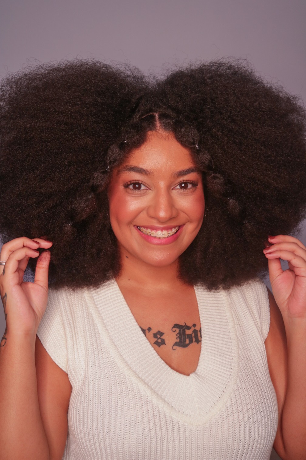 Curly Bob e Shaggy Cacheado: Os Cortes dos Anos 90 Que Estão Bombando Novamente