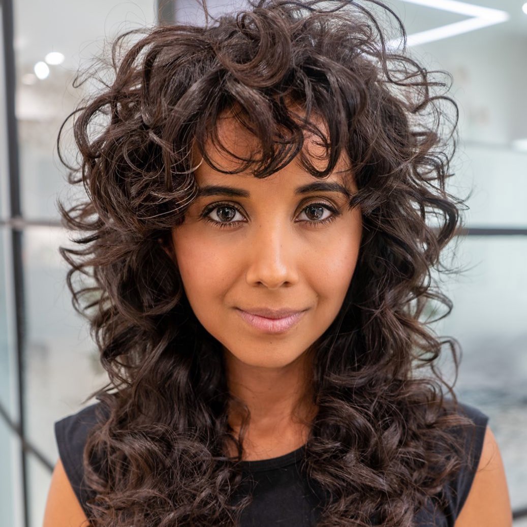 Finalização Anos 90 para Cachos: Diga Adeus à Fitagem e Olá ao Volume