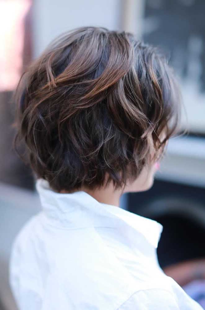 Mixie Cut: A Tendência que Une o Pixie e o Mullet