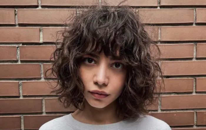 5 ideias de títulos:
1. Os Melhores Cortes de Cabelo Cacheado para Meninas em 2024
2. Guia Completo: Como Cuidar do Cabelo Cacheado Infantil
3. Dicas de Finalização para Deixar os Cachos das Crianças Perfeitos
4. Cortes que Valorizam o Volume: Tendências para Cabelos Cacheados Infantis
5. Encontrando o Salão Ideal para o Corte de Cabelo Cacheado da Sua Filha