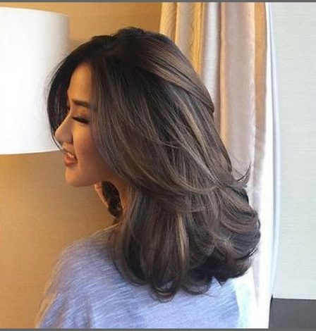 Cabelo Longo e Franja: Dicas Essenciais de Corte, Manutenção e Finalização