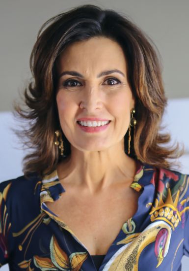 cabelo medio com camadas 50 anos