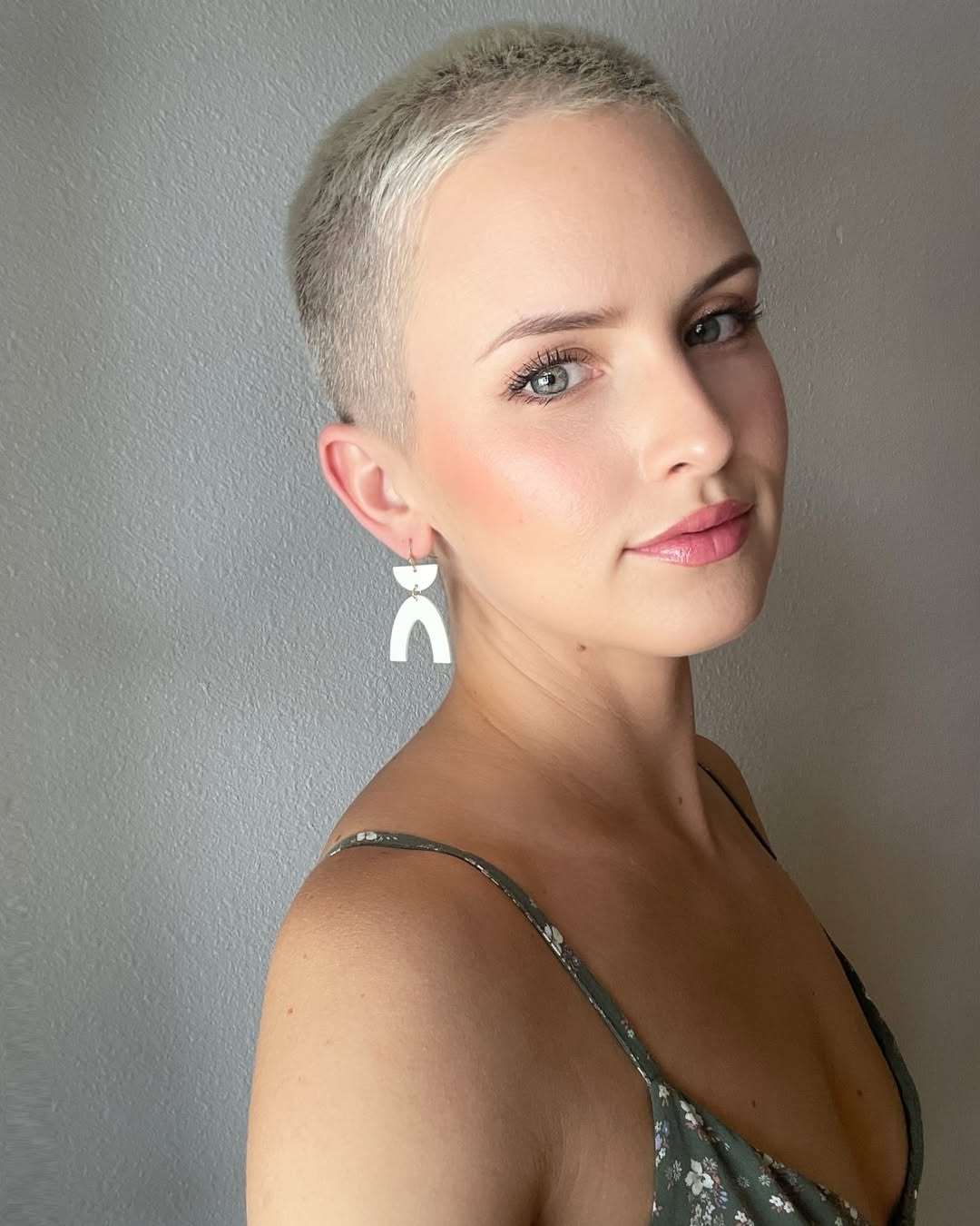 Guia Completo: Como Escolher a Máquina de Cortar Cabelo Feminino Ideal