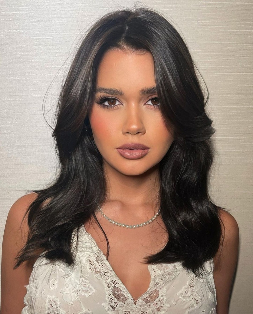 Como escolher a franja perfeita para seu rosto oval