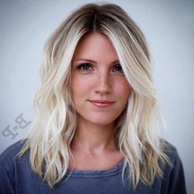 Cortes curtos modernos para valorizar o rosto oval