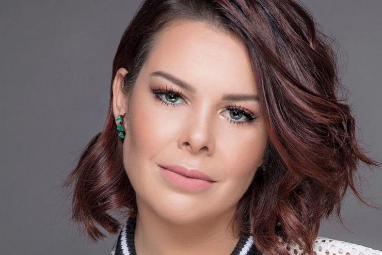 Cabelos longos com camadas: o efeito alongador que você busca