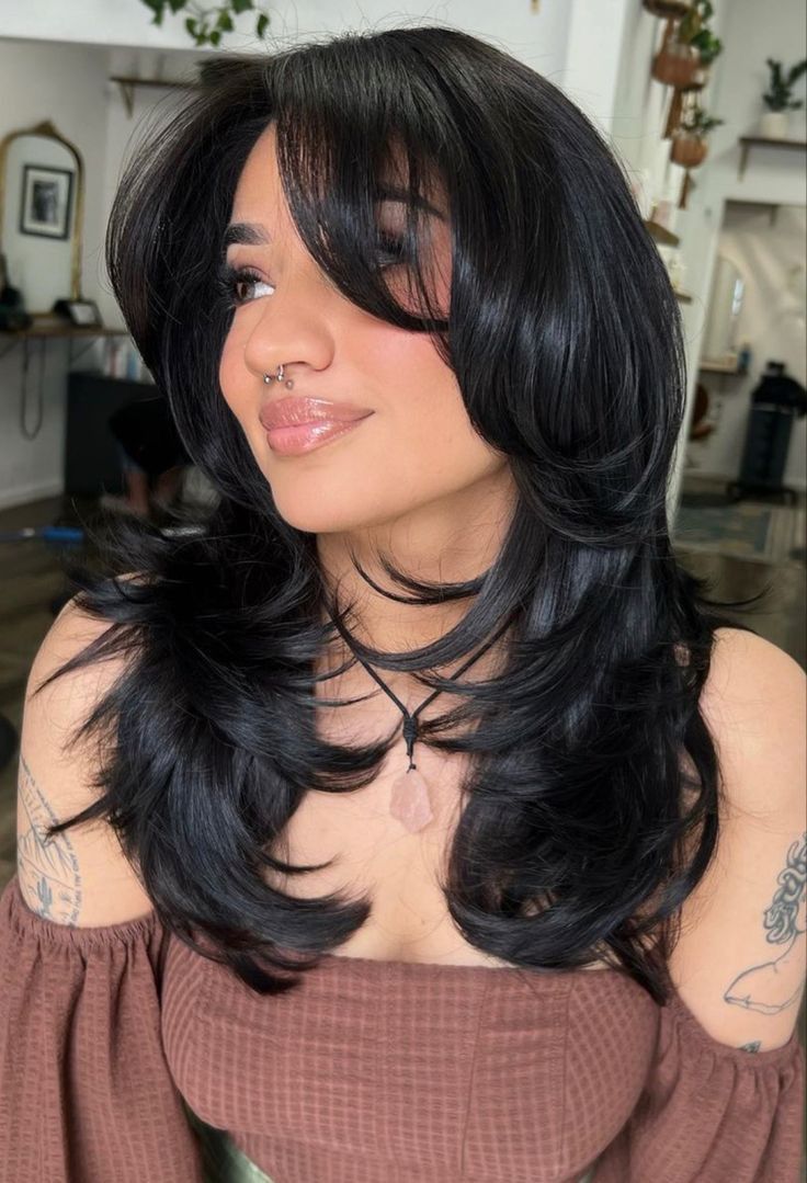 Long Bob e Shaggy Hair: o segredo dos cortes médios para afinar o rosto