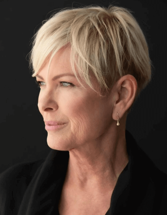 5 ideias de títulos:
1. Cortes de Cabelo Ideais para Mulheres com 80 Anos: Praticidade e Estilo
2. Descubra o Corte Perfeito: Pixie