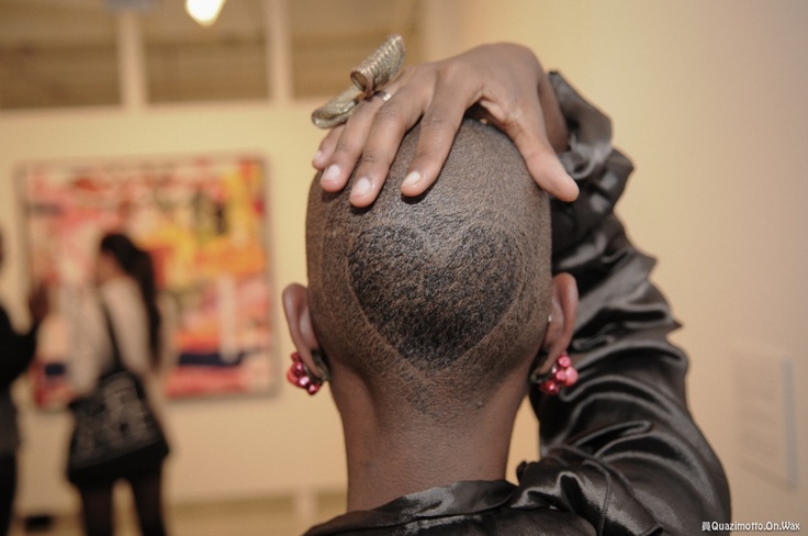 Manutenção e Cuidados Essenciais para o Cabelo Raspado Feminino