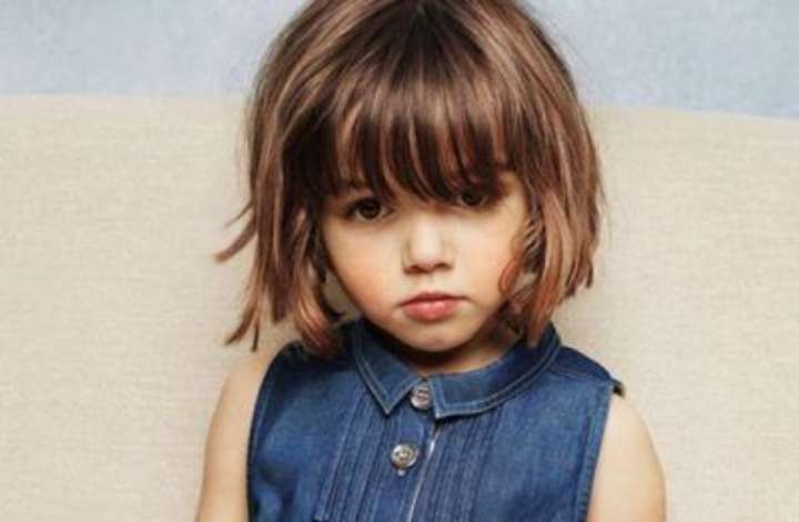 Micro Bob Cacheado Infantil: O Corte Tendência para 2026 e Como Manter