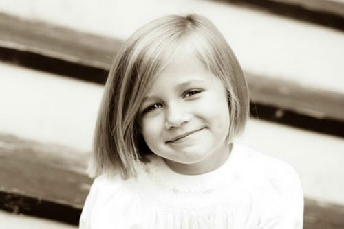 Cortes de cabelo curtos e médios para meninas: praticidade e estilo