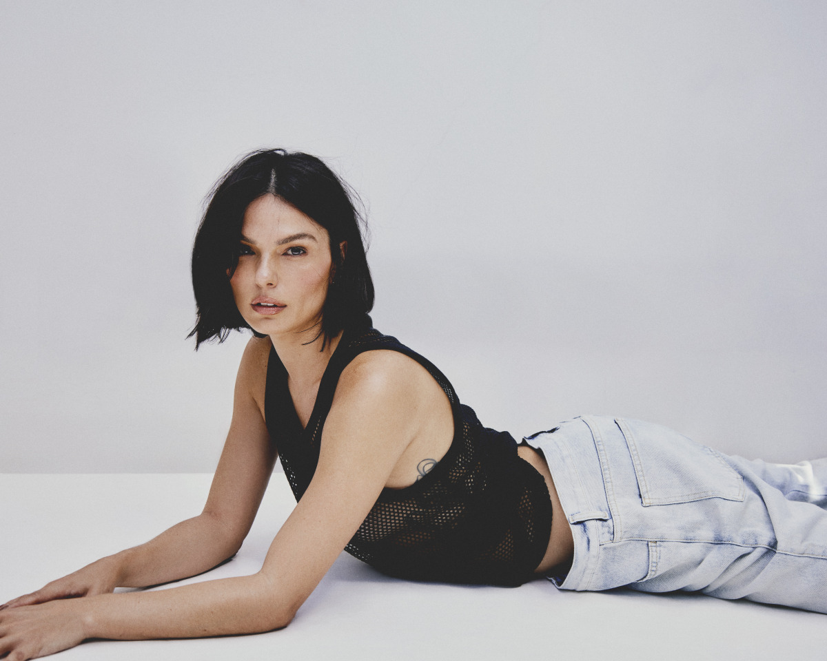 Como Adotar o Cabelo Longo e Ondulado de Isis Valverde em 2026