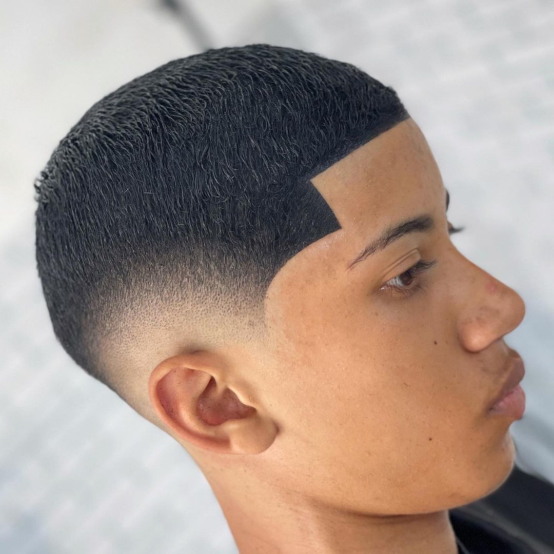 5 ideias de títulos:
1. Corte Jaca Curtinho: O Guia Completo para um Visual Moderno
2. Desvendando o Corte Jaca: Técnicas e Estilos para Homens
3. Como Fazer o Corte Jaca Curtinho Perfeito em Casa
4. Variações do Corte Jaca: Do Clássico ao Freestyle
5. Corte Jaca: A Tendência de Degradê que Você Precisa Conhecer