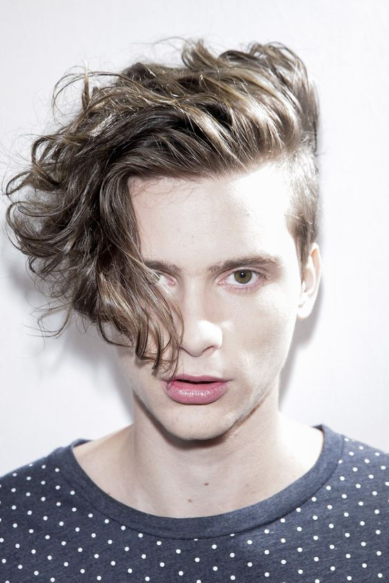 como evitar franja oleosa masculina