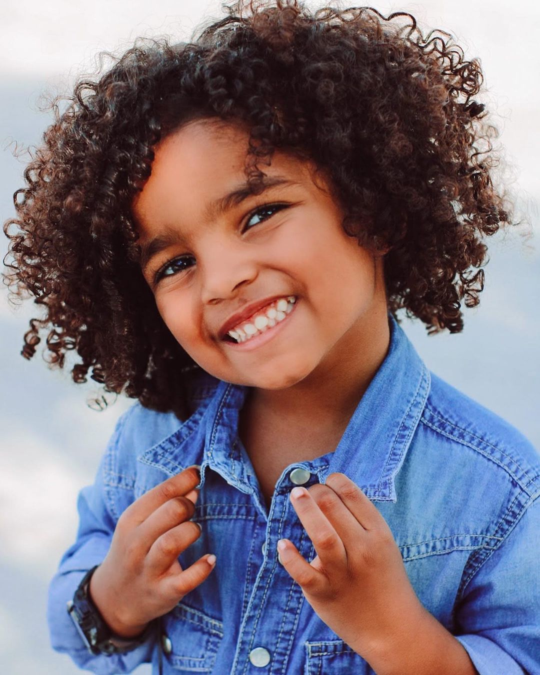 Cortes de Cabelo para Bebês Cacheados: Inspirações e Cuidados