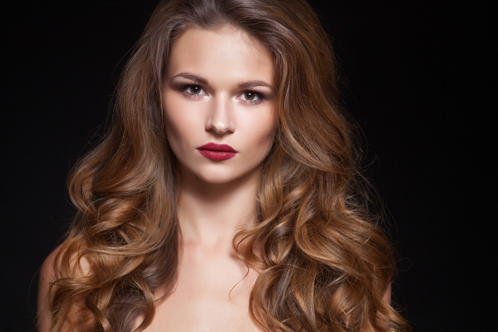 ideias de corte de cabelo para rosto triangular feminino