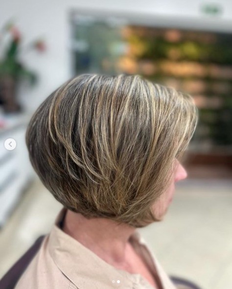 A Importância da Manutenção Profissional para Cabelos Acima dos 60