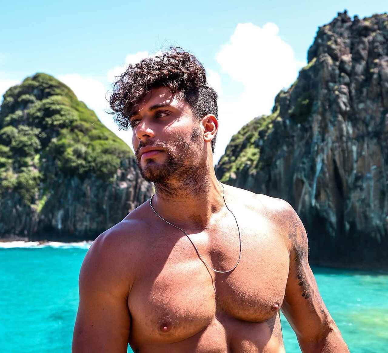 Luzes Platinadas para Cabelo Surfista: O Efeito Sol e Mar que Você Procura