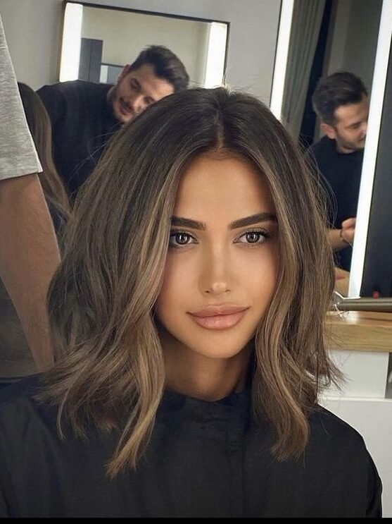 Como escolher o corte de cabelo ideal para seu formato de rosto em 2026