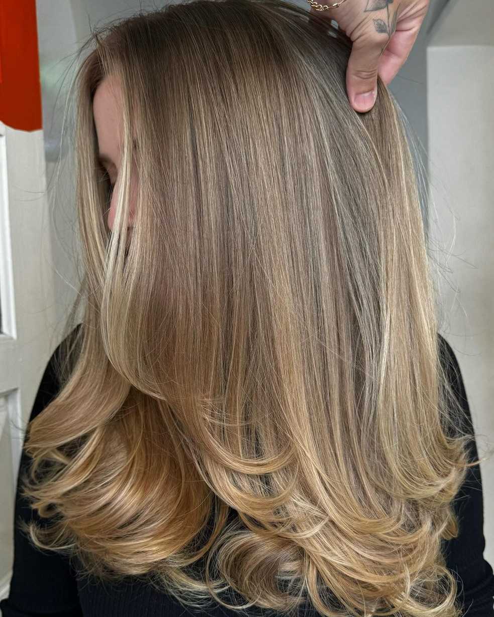 corte em u cabelo curto para rosto oval