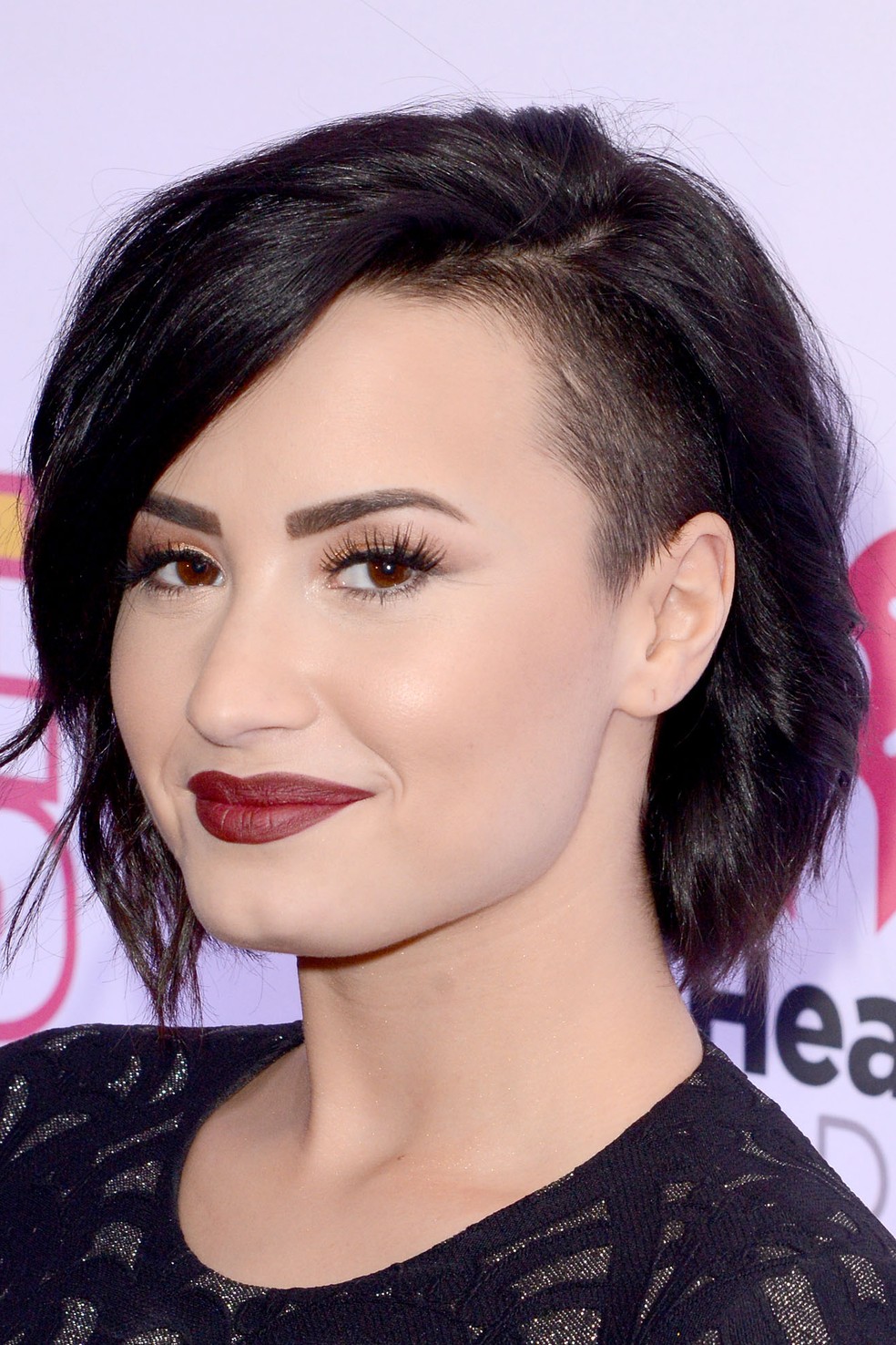 Visagismo e Cortes Assimétricos: Encontre o Estilo Perfeito para o Seu Rosto