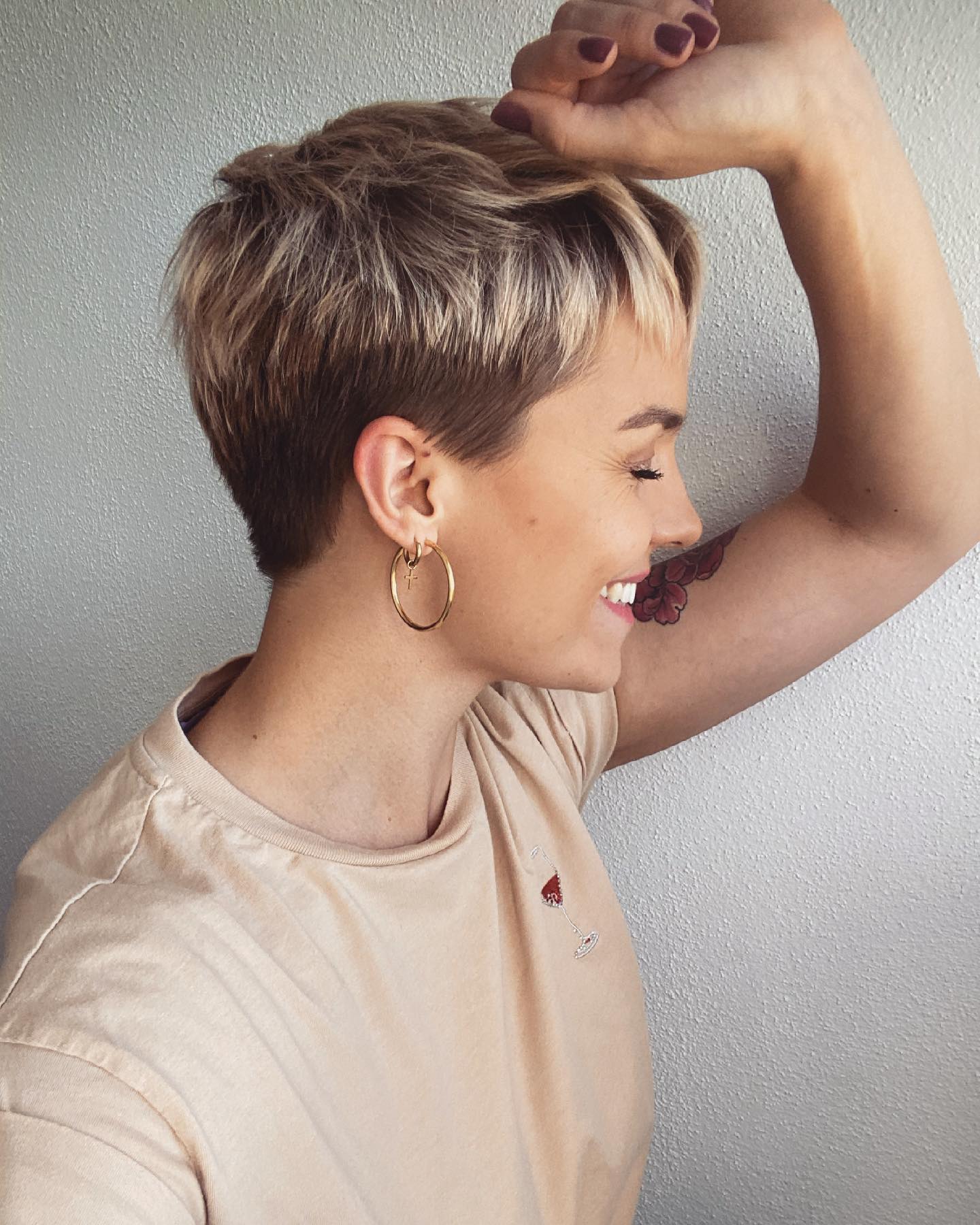 Undercut para cabelos cacheados e crespos: dicas para valorizar seus cachos