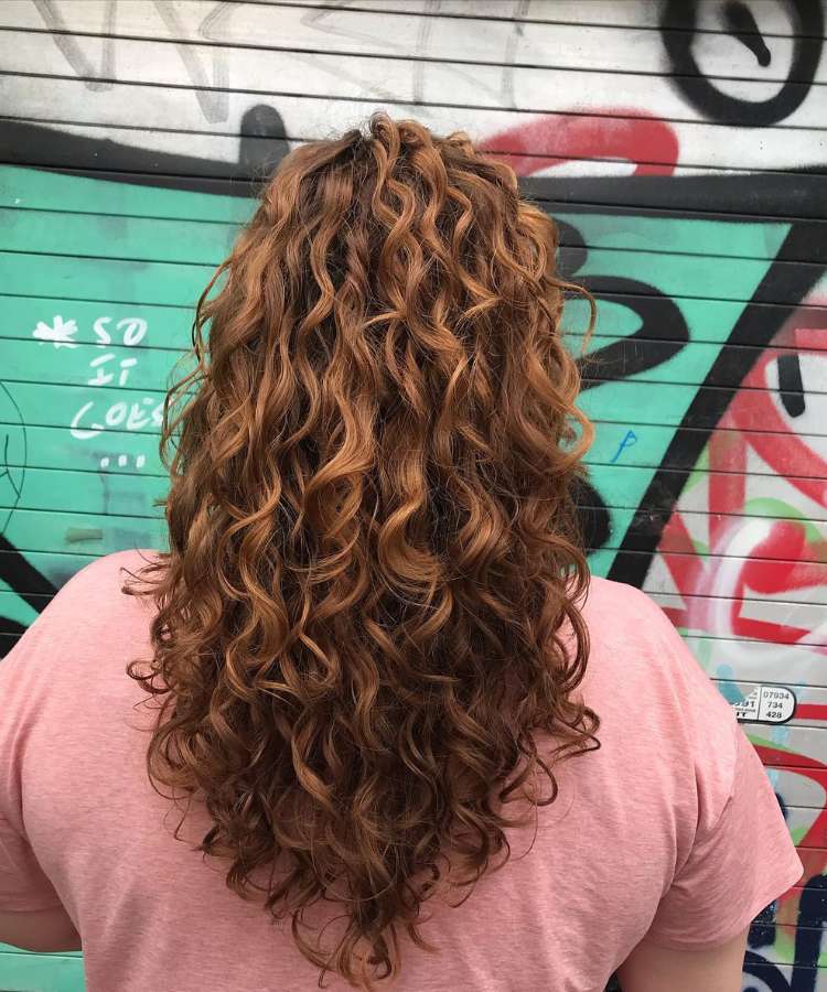 corte de cabelo v feminino cacheado