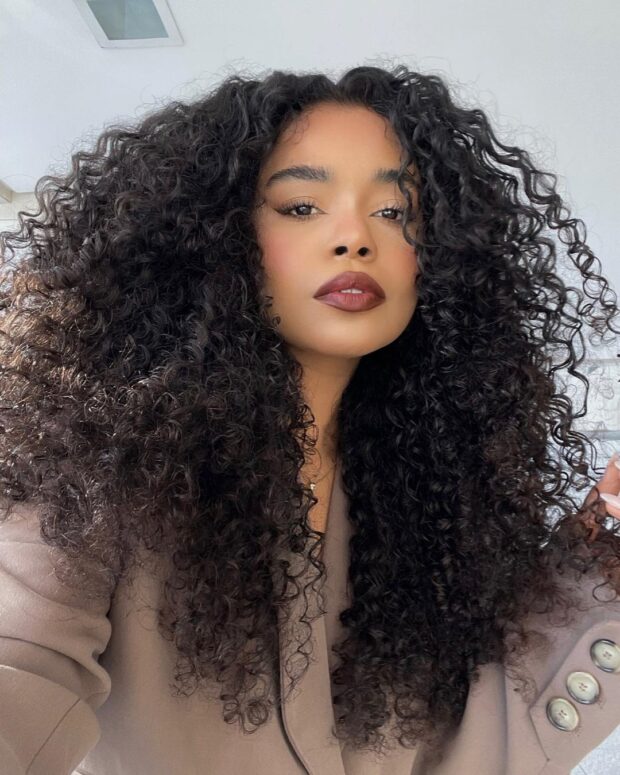 corte de cabelo v feminino cacheado