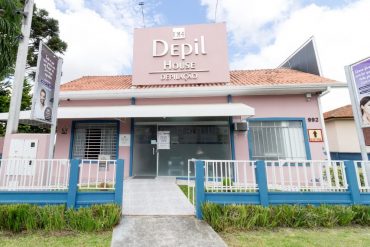 Curitiba; Salões de Beleza no Xaxim: Opções para Cortes Femininos e Tratamentos; Quanto Custa um Corte de Cabelo no Xaxim? Preços e Serviços; Cabelos Cacheados e Crespos: Onde Cortar no Xaxim