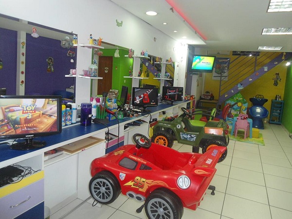 Curitiba; Salões de Beleza no Xaxim: Opções para Cortes Femininos e Tratamentos; Quanto Custa um Corte de Cabelo no Xaxim? Preços e Serviços; Cabelos Cacheados e Crespos: Onde Cortar no Xaxim