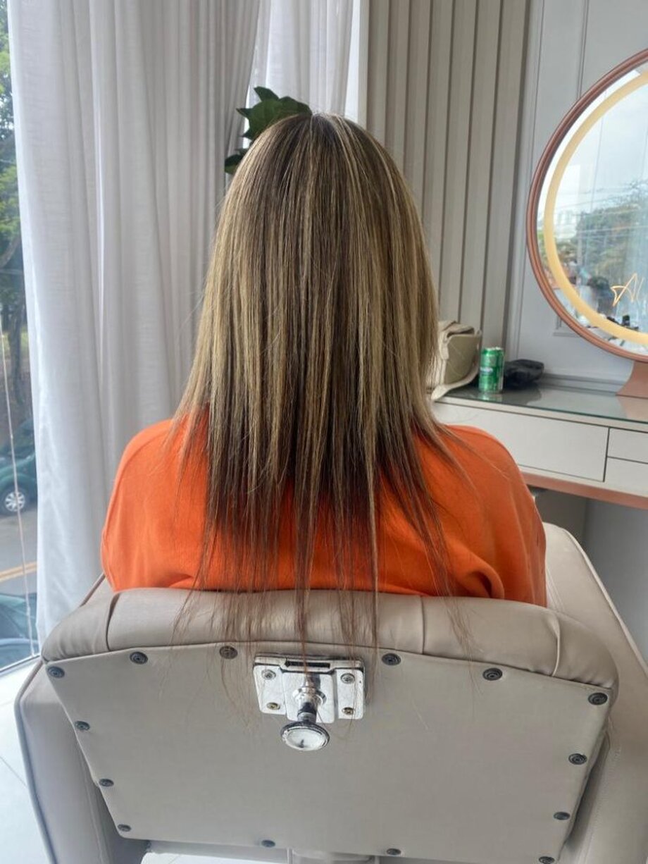 Curitiba; Salões de Beleza no Xaxim: Opções para Cortes Femininos e Tratamentos; Quanto Custa um Corte de Cabelo no Xaxim? Preços e Serviços; Cabelos Cacheados e Crespos: Onde Cortar no Xaxim