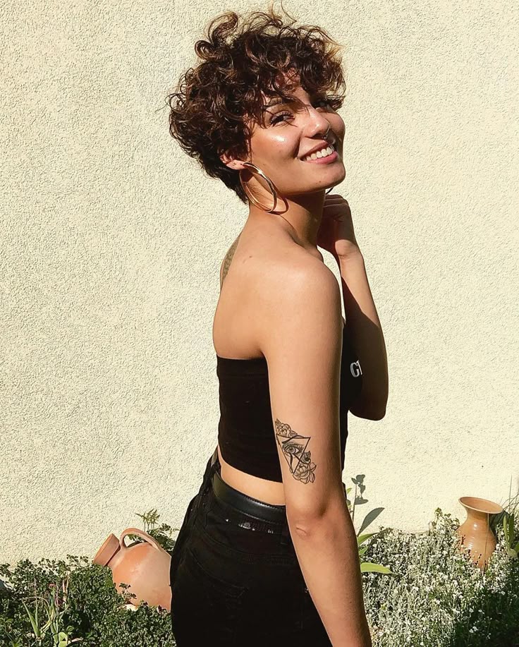 finalização corte pixie cacheado