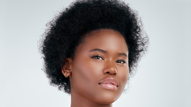 Bob ou Chanel? Descubra o Corte Curto Ideal para Seu Crespo Alisado; Cabelo Crespo Alisado Curto: Dicas Essenciais de Corte e Cuidados Pós-Química; Transforme Seu Visual: Os Melhores Cortes Curtos para Crespos com Progressiva; Corte Curto em Cabelo Alisado: Como Evitar Pontas Ralas e Manter o Volume