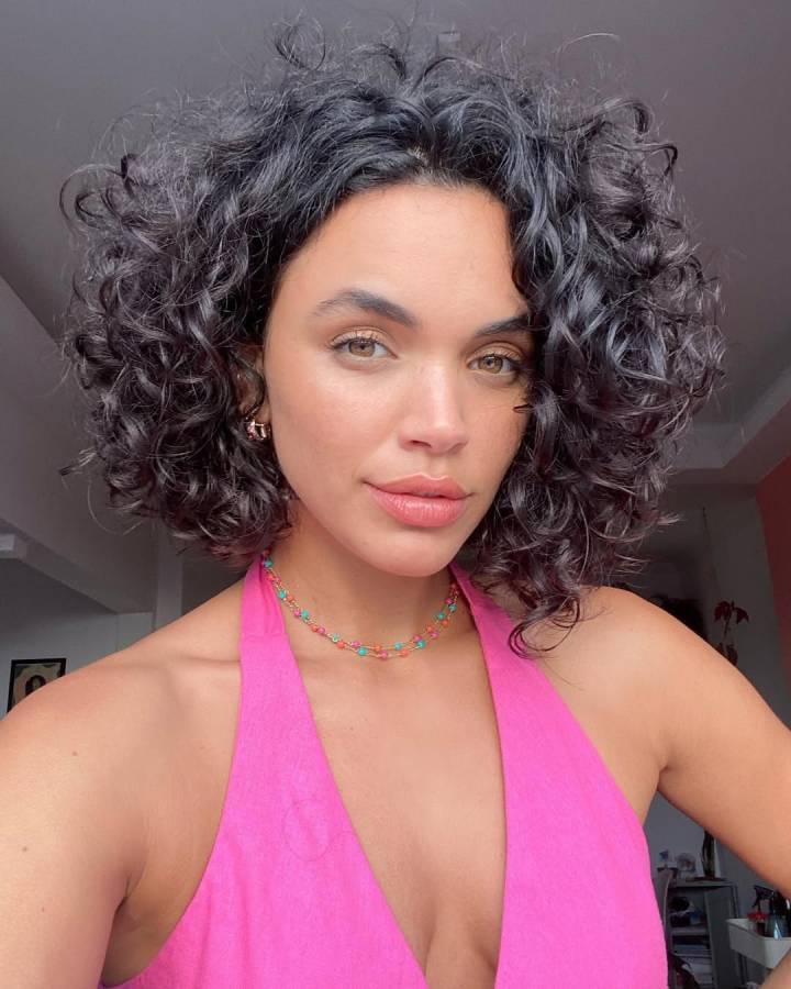 Guia Completo de Finalização para o Corte Chanel em Casa