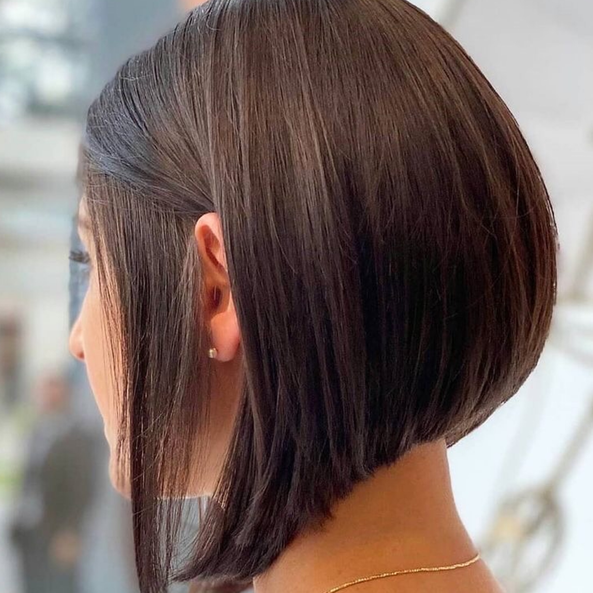 5 ideias de títulos: 1. Chanel de Bico: O Corte Que Transforma Seu Visual. 2. Descubra os Segredos do Chanel de Bico: Estilos e Benefícios. 3. Chanel de Bico: O Guia Completo para o Corte Perfeito. 4. Tendências 2026: Por Que o Chanel de Bico Continua em Alta? 5. Como Adaptar o Chanel de Bico ao Seu Tipo de Rosto e Cabelo.