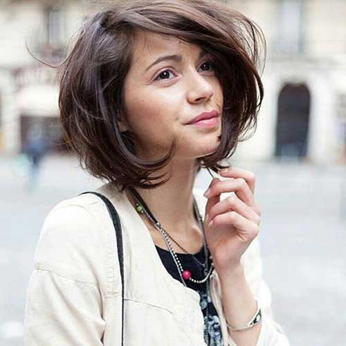 Chanel Repicado com Franja: Rejuvenesça o Visual e Molde o Rosto