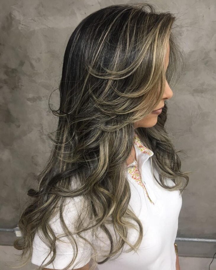 cortes de cabelo repicado em camadas com franja