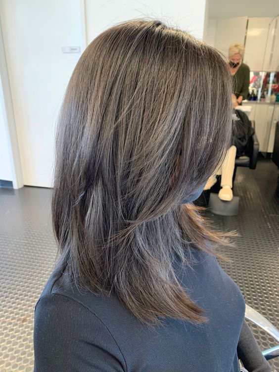 cortes de cabelo repicado em camadas com franja