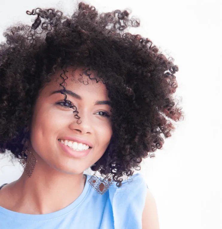 Long bob para rosto redondo: o guia completo