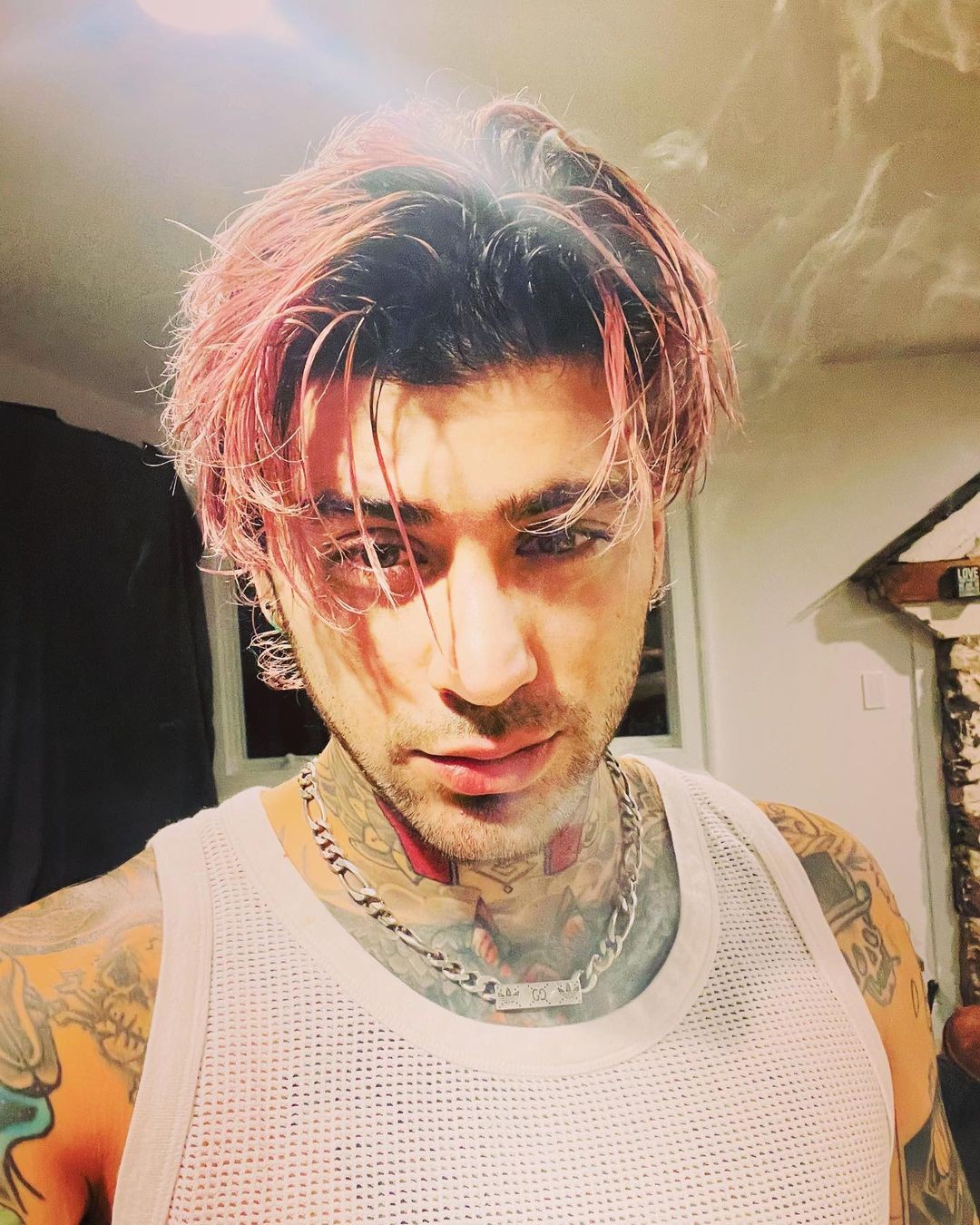 Guia Completo: Todos os Cortes de Cabelo de Zayn Malik ao Longo da Carreira