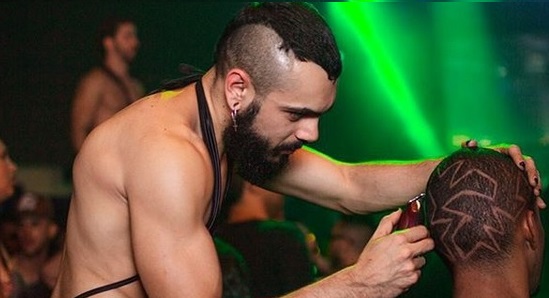 A História dos Memes de Placas de Salão de Beleza