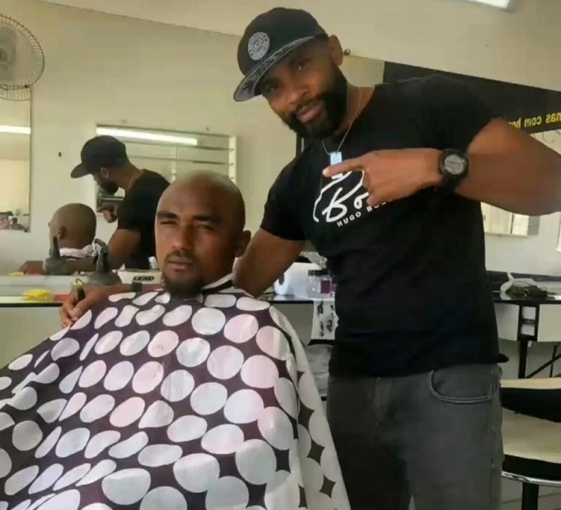 risco de cruz no cabelo masculino