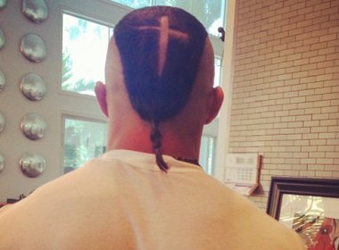 freestyle de cruz em 3d no cabelo