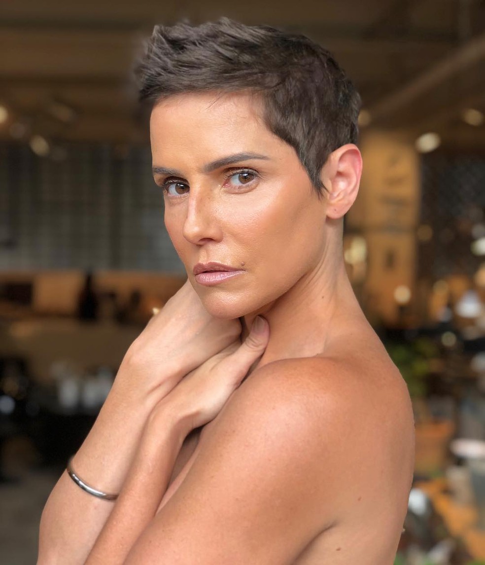 Cabelo Platinado: Cuidados Essenciais para Manter a Saúde dos Fios como Deborah Secco