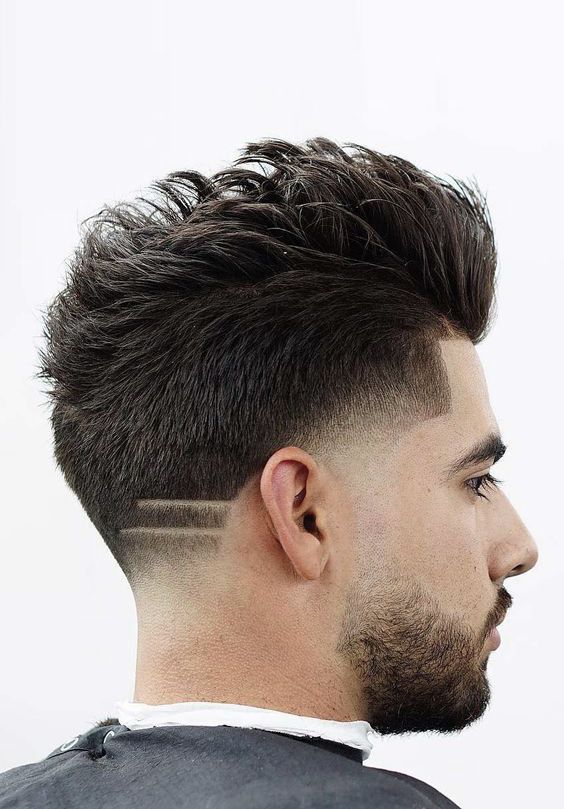 High e Taper Fade com Risco