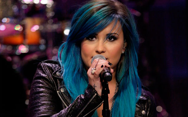 demi lovato cabelo azul photoshoot