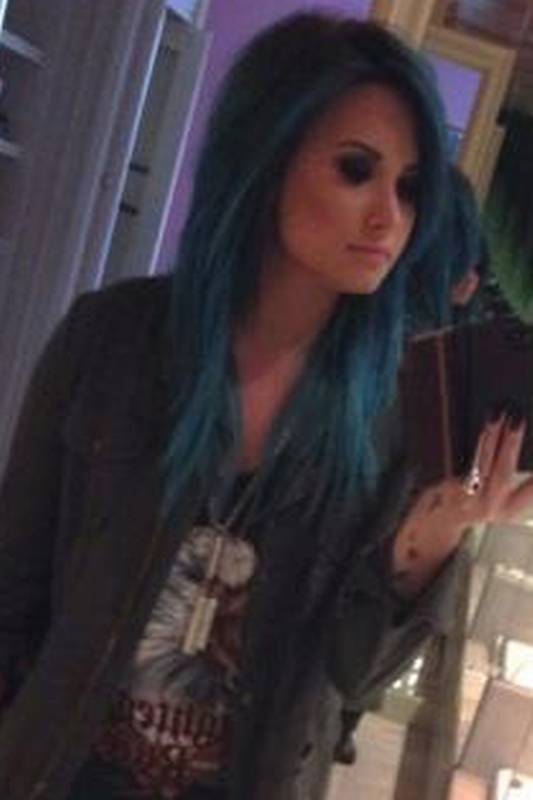 demi lovato cabelo azul photoshoot